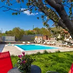 Villa Relax, Private Pool,barbecue!