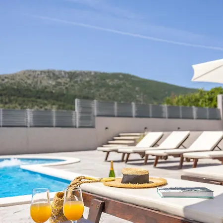 Villa Relax, Private Pool,Barbecue! Villa