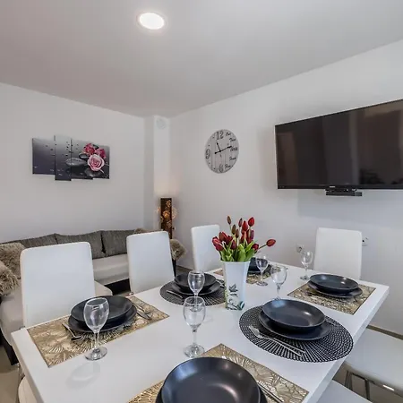Villa Relax, Private Pool,Barbecue! Villa *