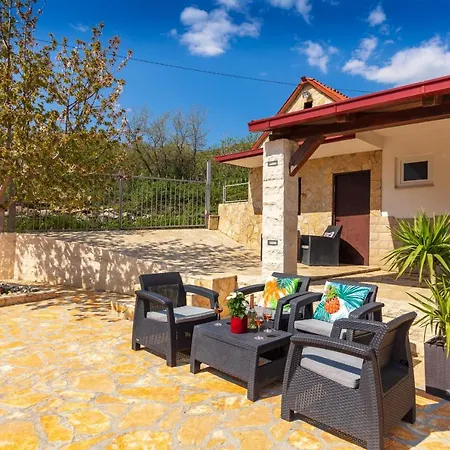 Villa Relax, Private Pool,Barbecue! *