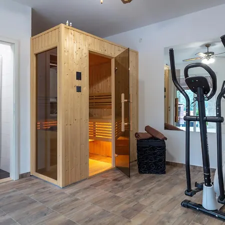 Relax, Private Pool,barbecue! Omiš