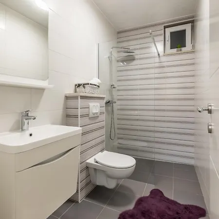 Villa Relax, Private Pool,barbecue! Omiš