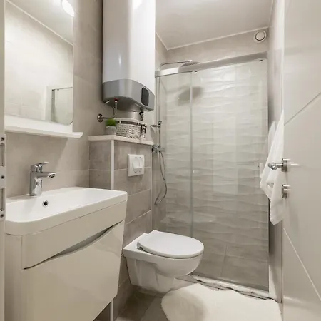 Relax, Private Pool,barbecue! Omiš