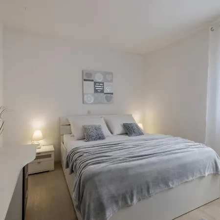 Relax, Private Pool,barbecue! Villa Omiš