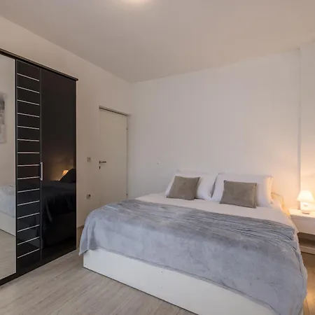 Villa Relax, Private Pool,barbecue! Omiš