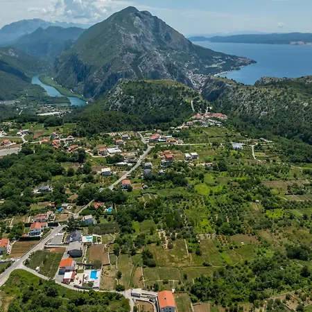 Villa Relax, Private Pool,barbecue!